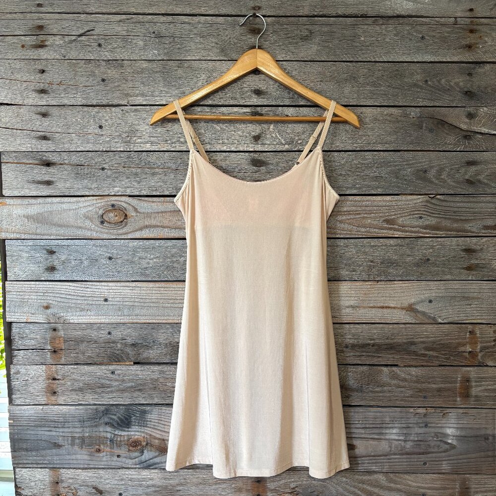 Victoria's Secret Nude Slip with Built-In Bra & Adjustable Straps - Size M